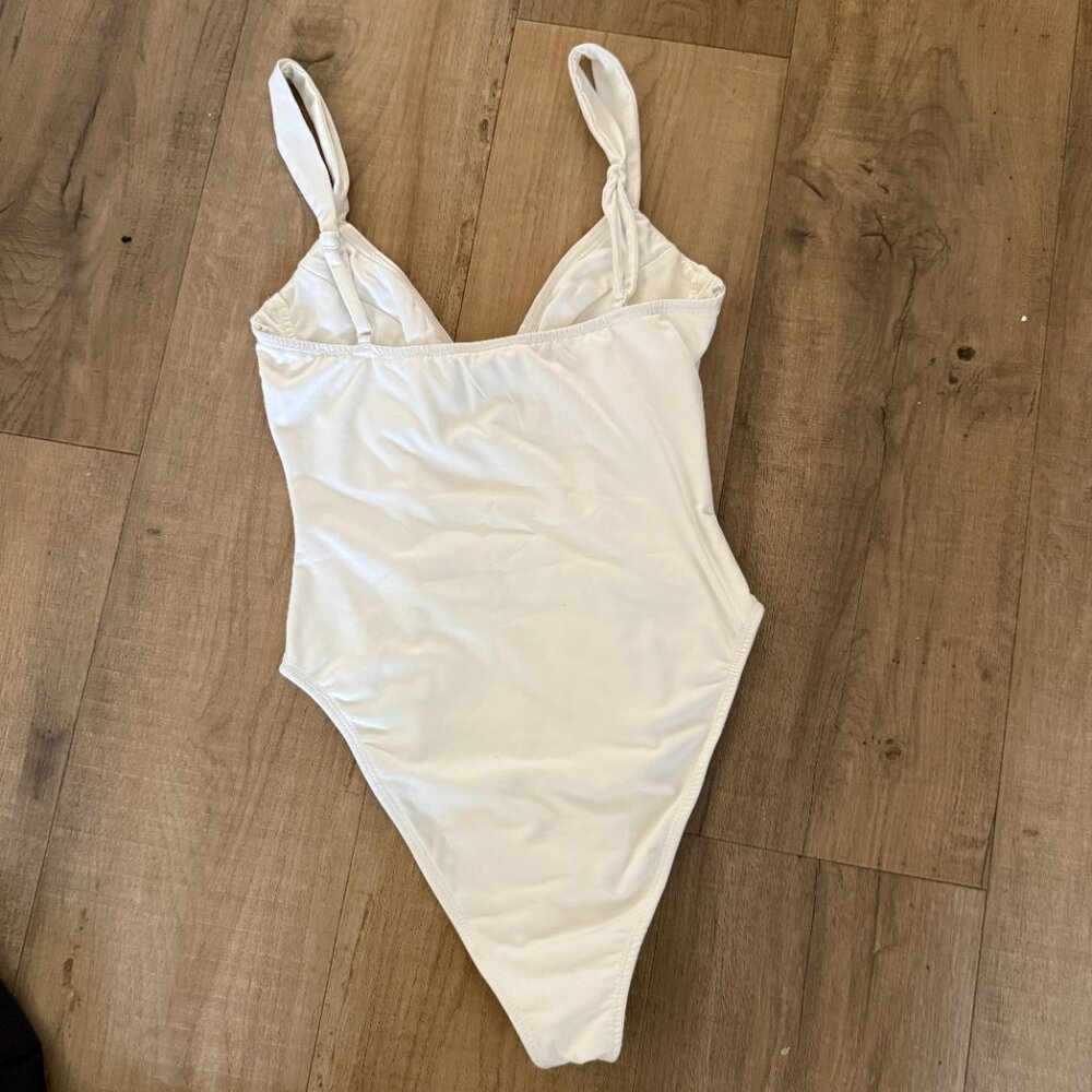 Princess Polly White Peyton Bodysuit - Picture 3 of 4